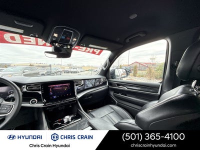 2023 Jeep Wagoneer Base