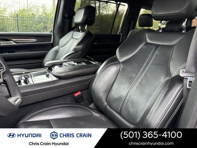 2023 Jeep Wagoneer Base