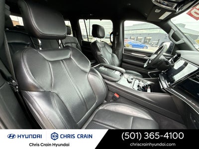 2023 Jeep Wagoneer Base