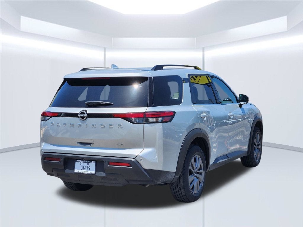 2025 Nissan Pathfinder SV