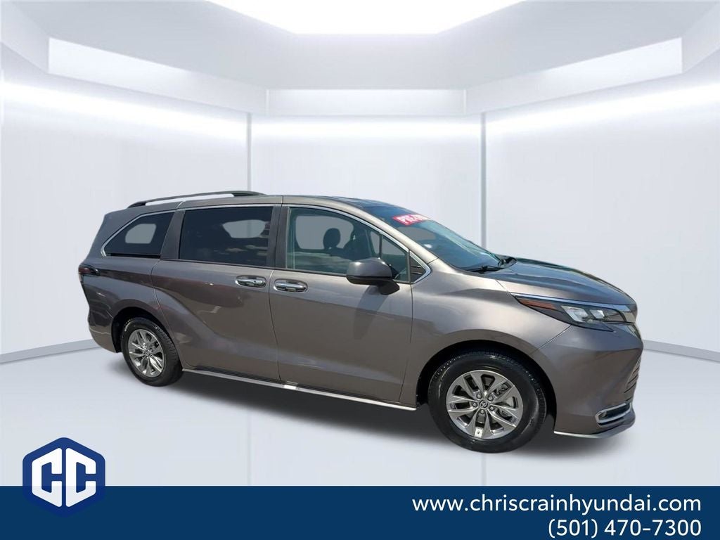 2024 Toyota Sienna XLE 8 Passenger