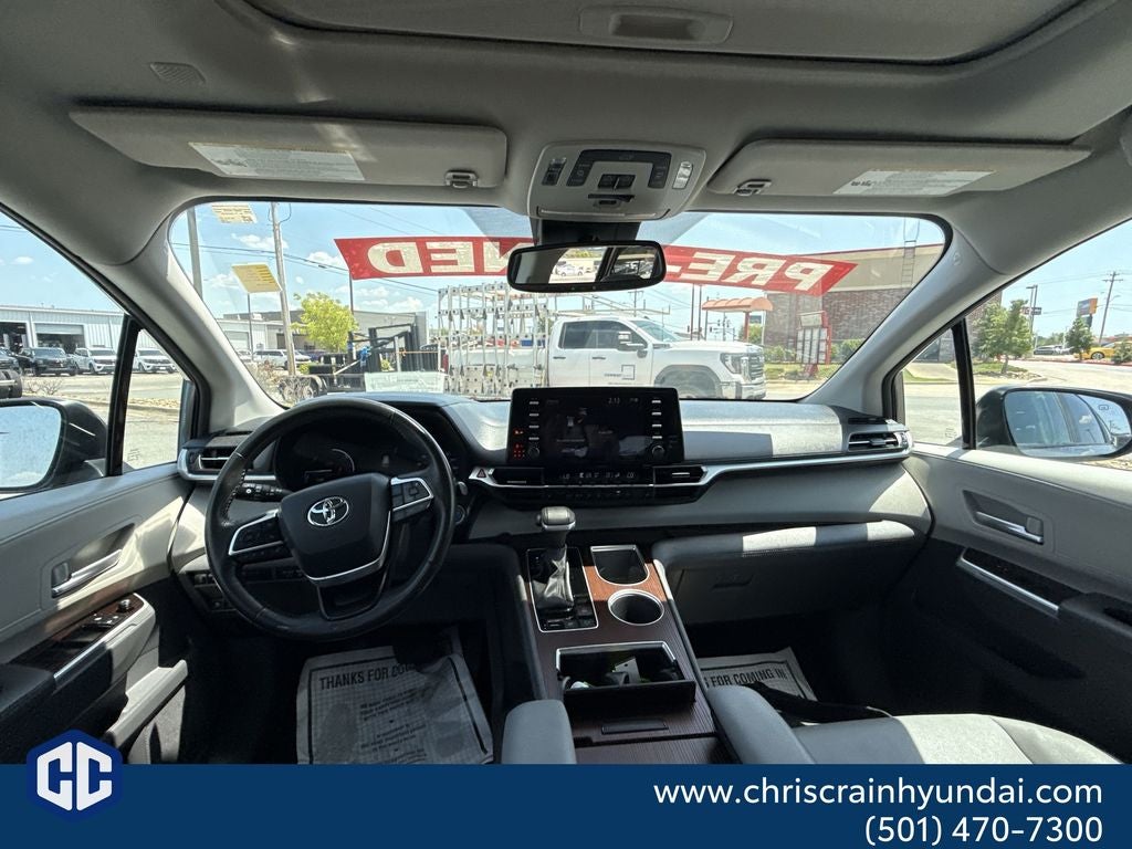 2024 Toyota Sienna XLE 8 Passenger
