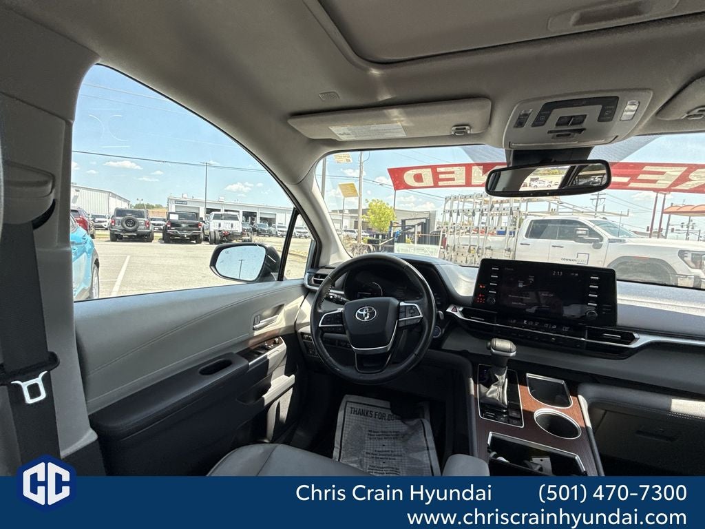 2024 Toyota Sienna XLE 8 Passenger
