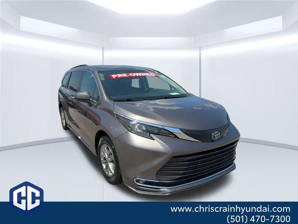 2024 Toyota Sienna XLE 8 Passenger