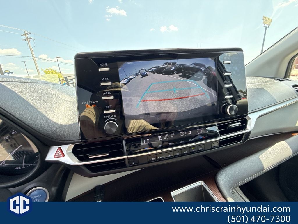 2024 Toyota Sienna XLE 8 Passenger