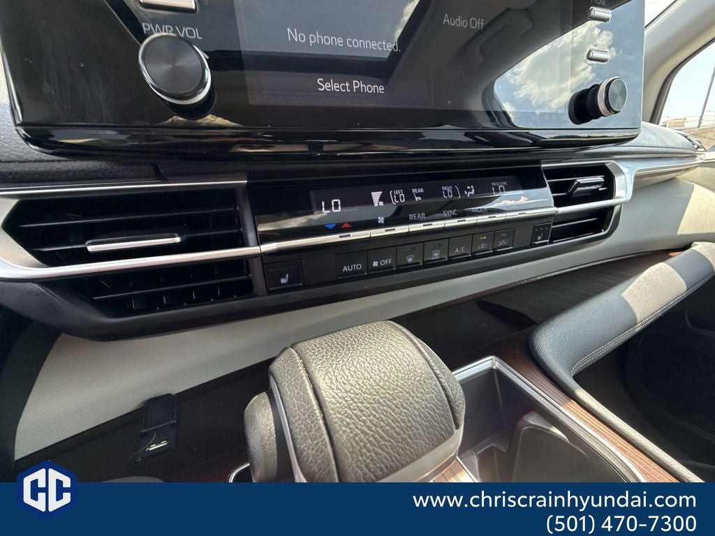 2024 Toyota Sienna XLE 8 Passenger