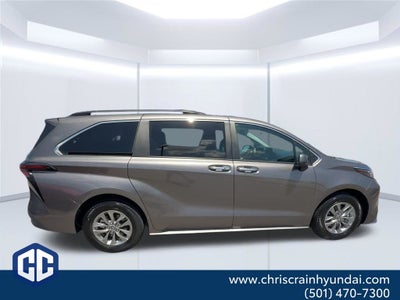 2024 Toyota Sienna XLE 8 Passenger