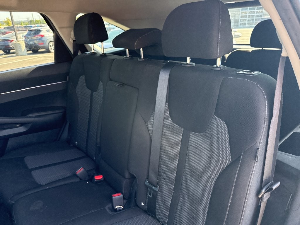 2025 Kia Sorento LX