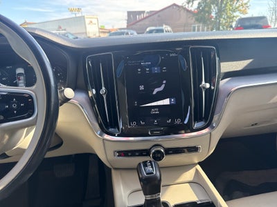 2020 Volvo S60 T6 Momentum