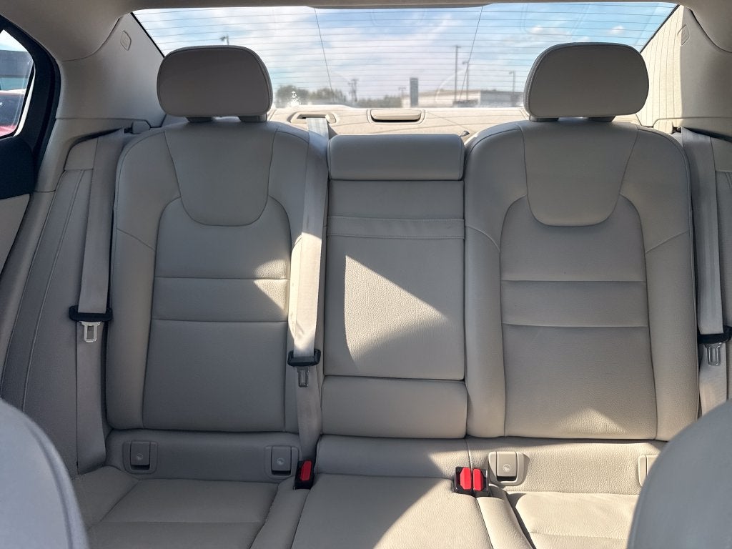 2020 Volvo S60 T6 Momentum