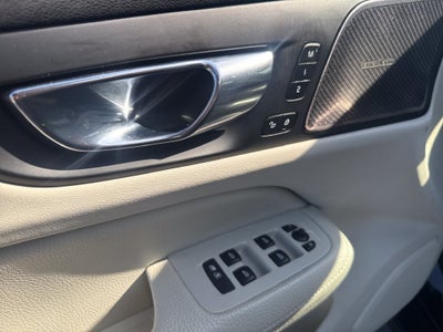 2020 Volvo S60 T6 Momentum