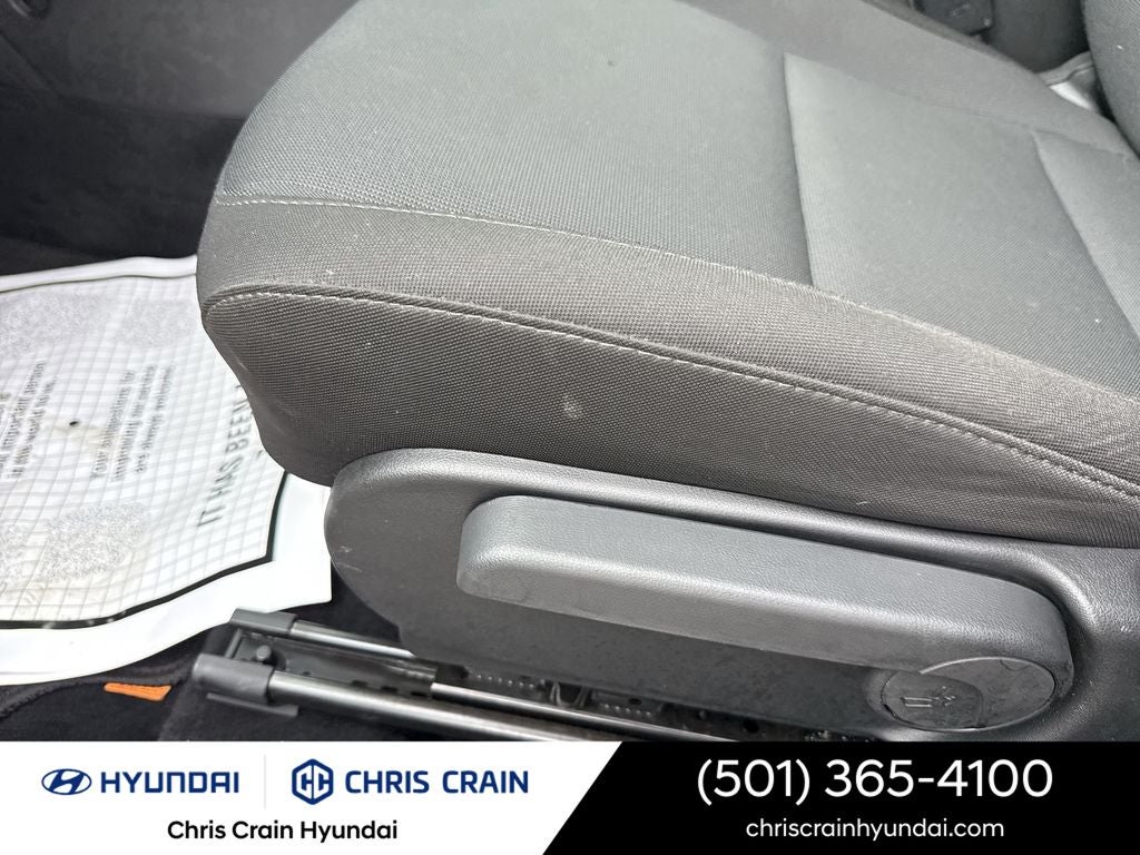 2025 Hyundai KONA SE