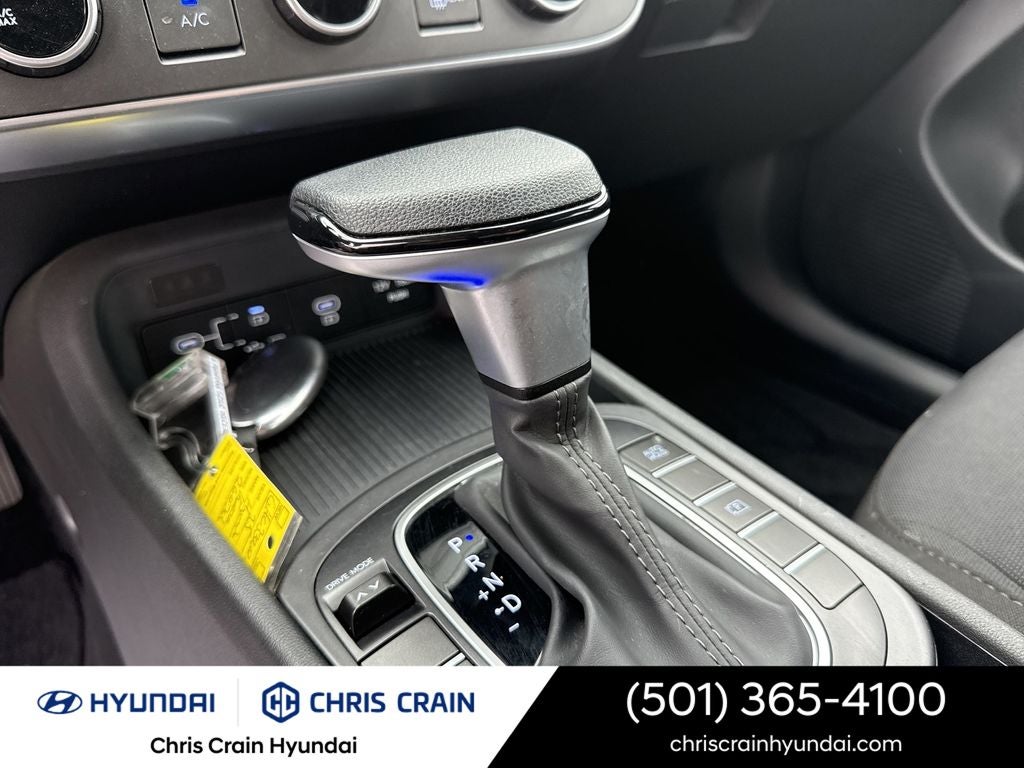 2025 Hyundai KONA SE