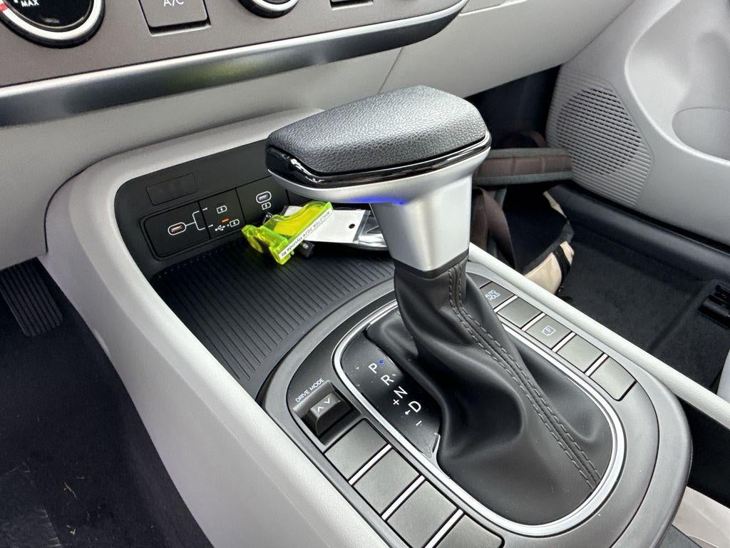 2026 Hyundai KONA SE FWD