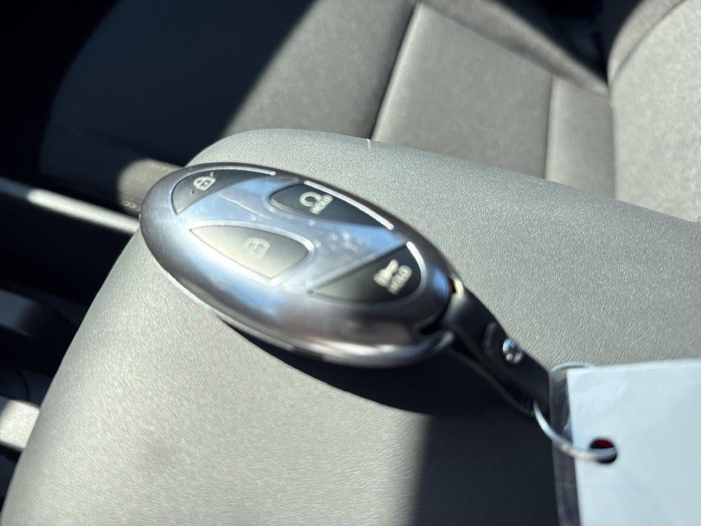 2027 Hyundai KONA SE FWD
