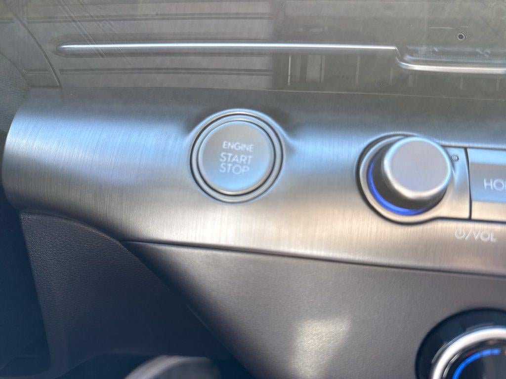 2027 Hyundai KONA SE FWD