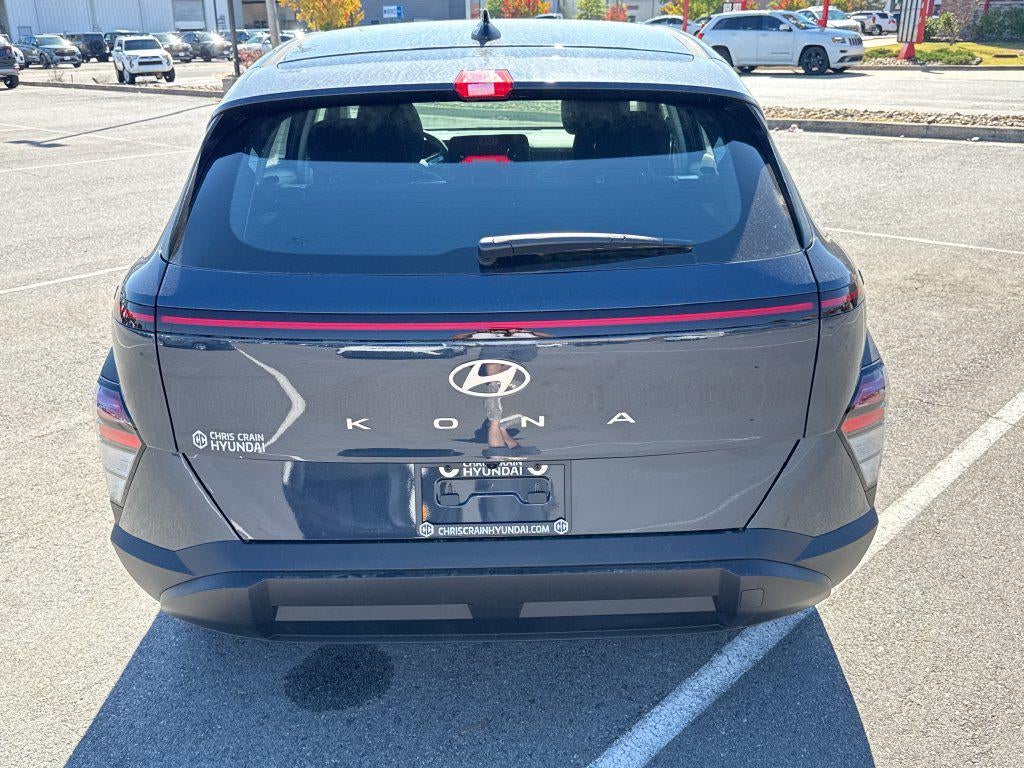 2027 Hyundai KONA SE FWD