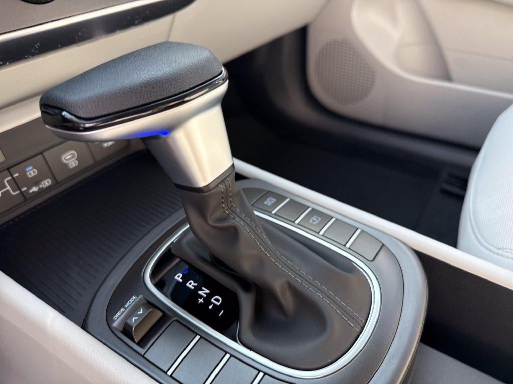 2027 Hyundai KONA SE FWD