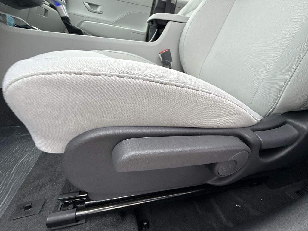 2026 Hyundai KONA SE FWD