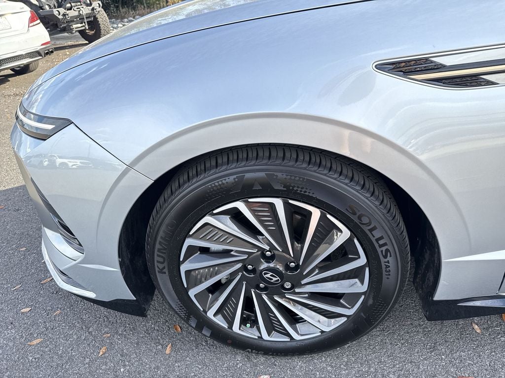 2024 Hyundai SONATA HYBRID SEL