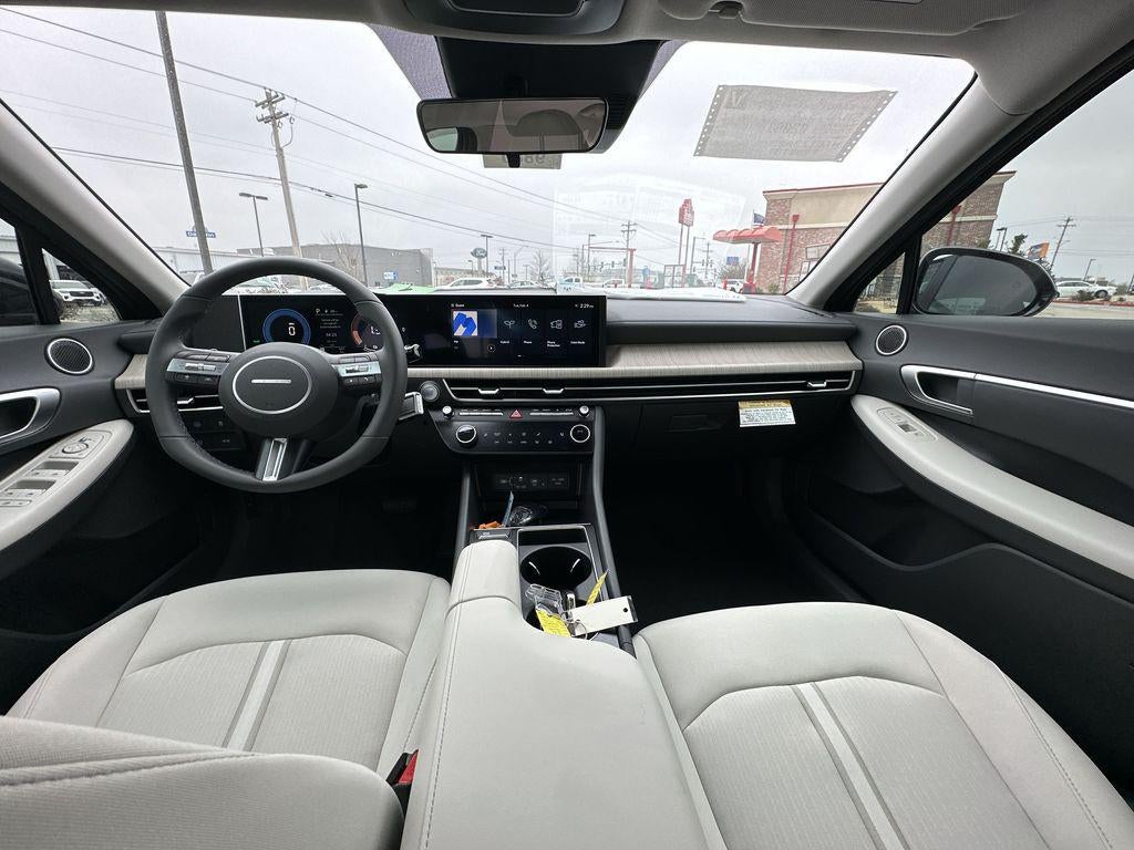 2025 Hyundai SONATA HYBRID SEL