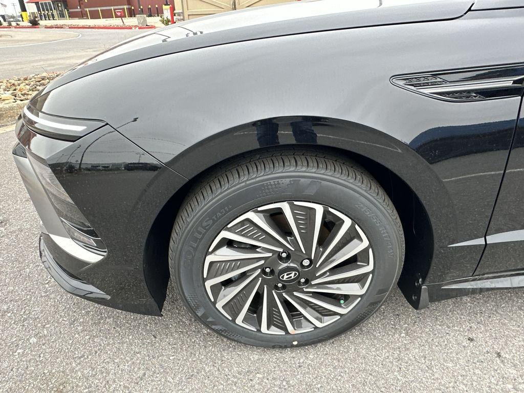 2025 Hyundai SONATA HYBRID SEL