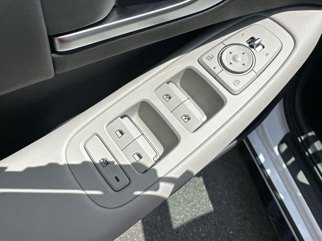 2025 Hyundai SONATA HYBRID SEL