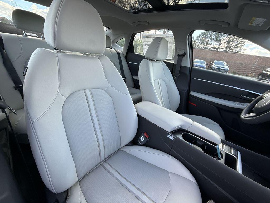 2026 Hyundai SONATA HYBRID SEL