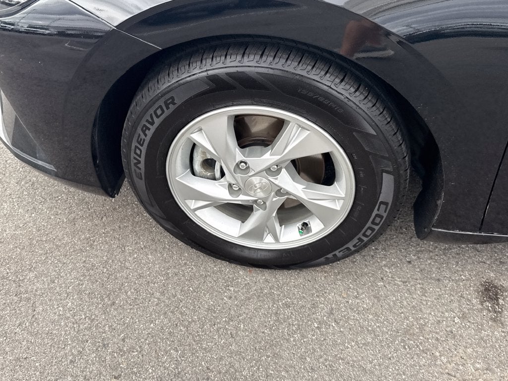 2023 Hyundai ELANTRA SE