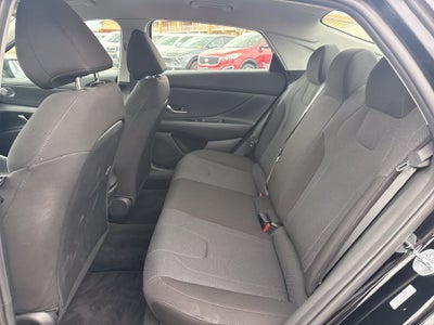 2023 Hyundai ELANTRA SE