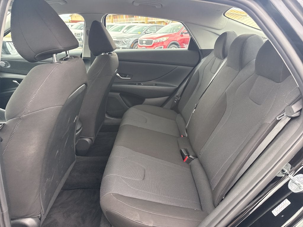 2023 Hyundai ELANTRA SE