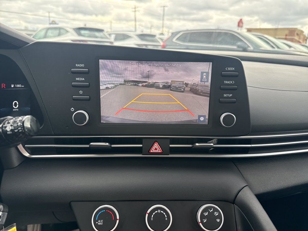 2023 Hyundai ELANTRA SE