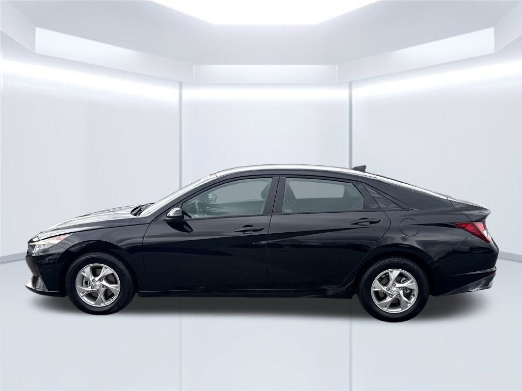 2023 Hyundai ELANTRA SE
