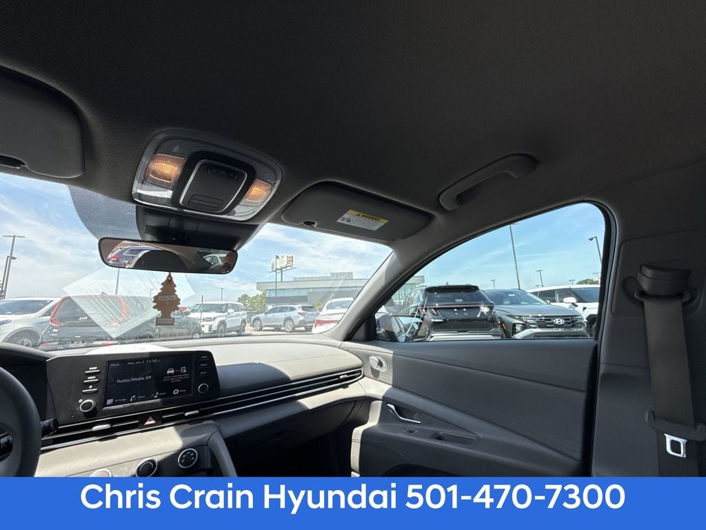 2024 Hyundai ELANTRA SE