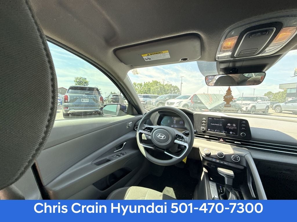 2024 Hyundai ELANTRA SE