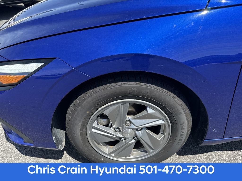 2024 Hyundai ELANTRA SE