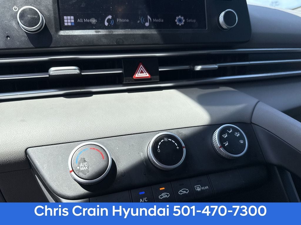 2024 Hyundai ELANTRA SE