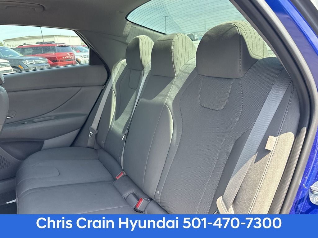 2024 Hyundai ELANTRA SE