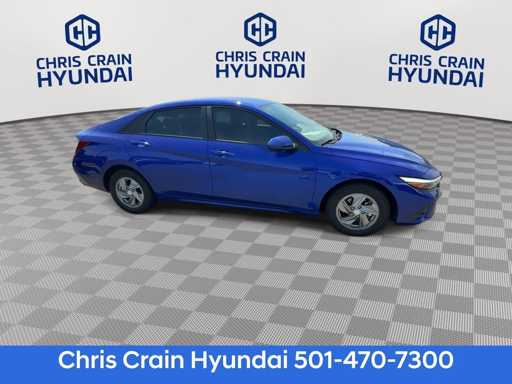 2024 Hyundai ELANTRA SE