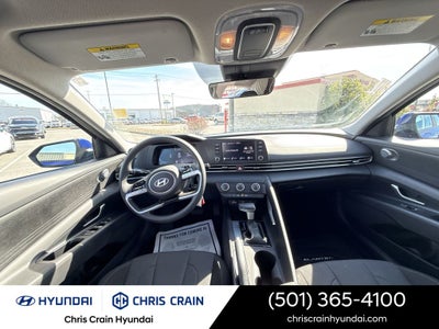 2024 Hyundai ELANTRA SE