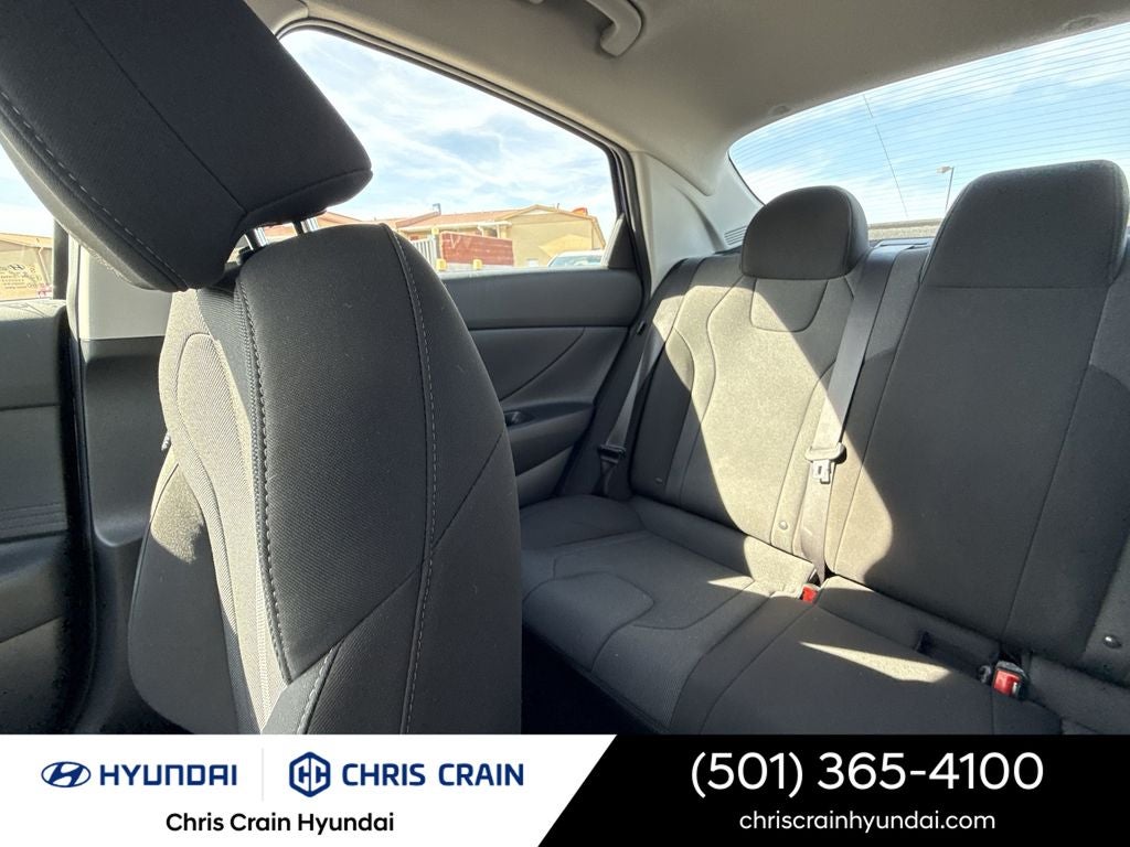 2024 Hyundai ELANTRA SE