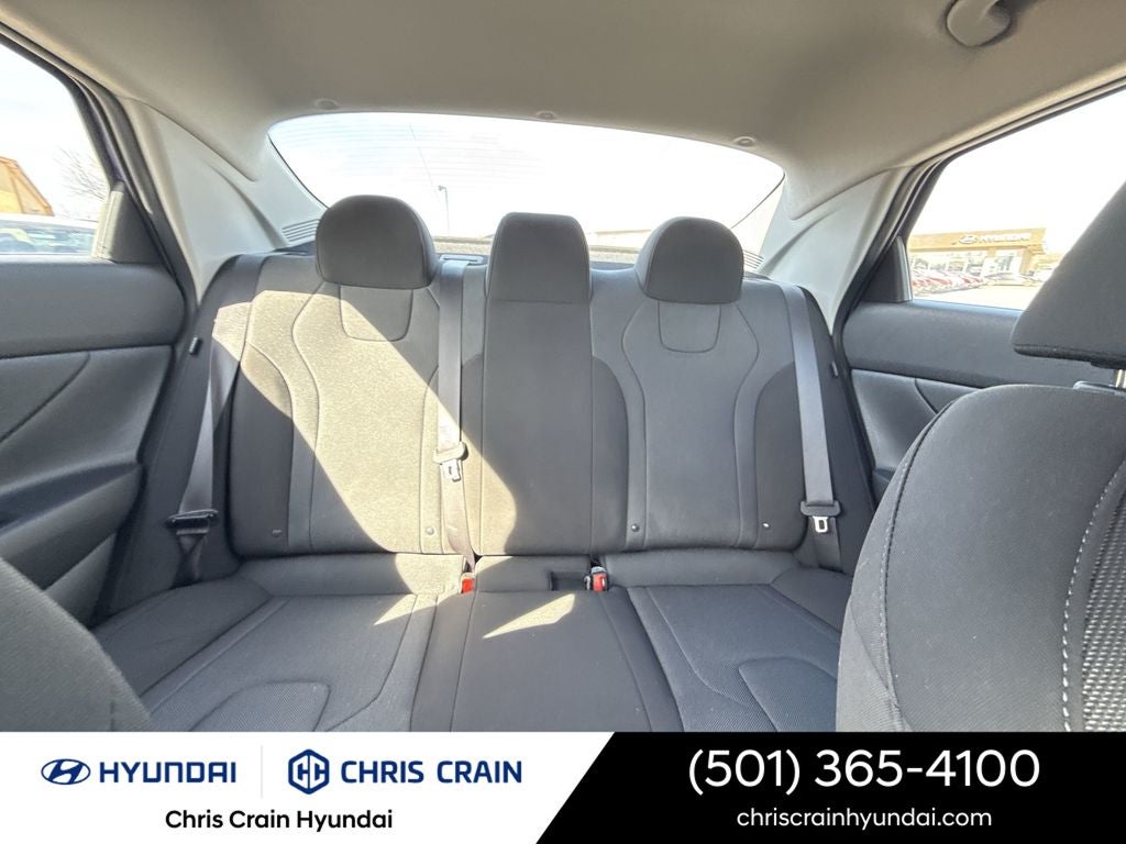 2024 Hyundai ELANTRA SE