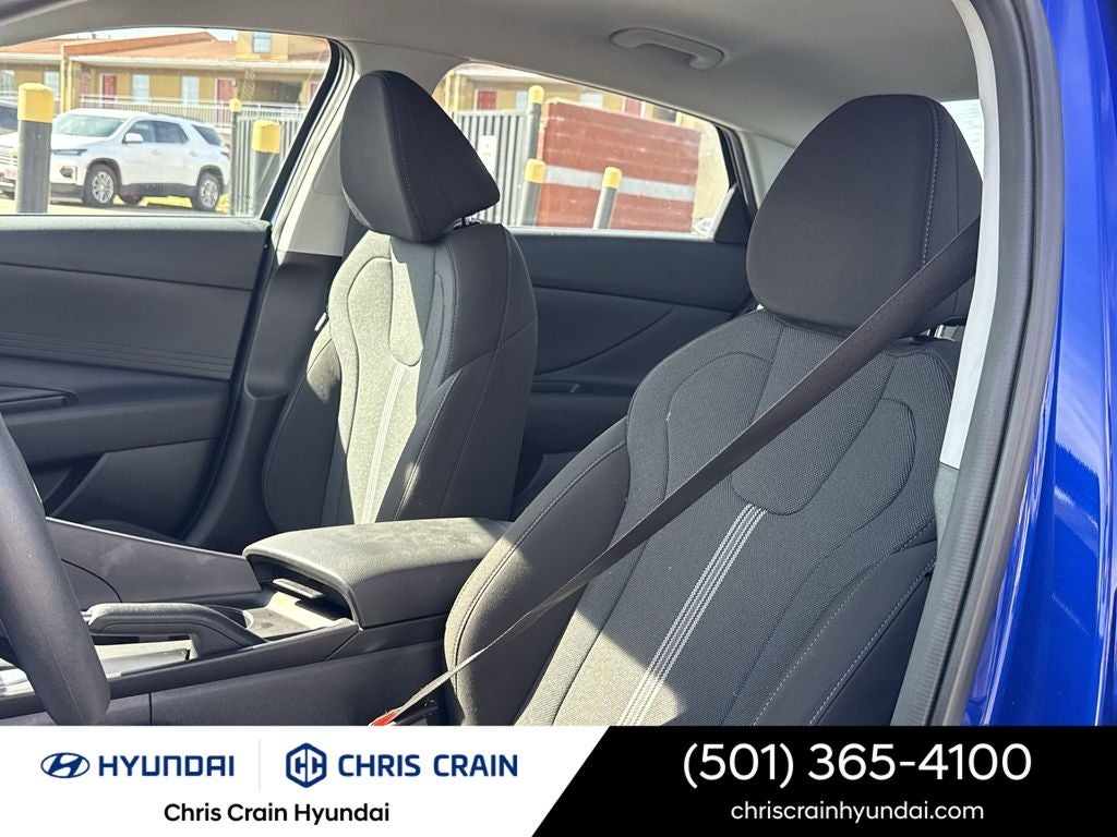 2024 Hyundai ELANTRA SE
