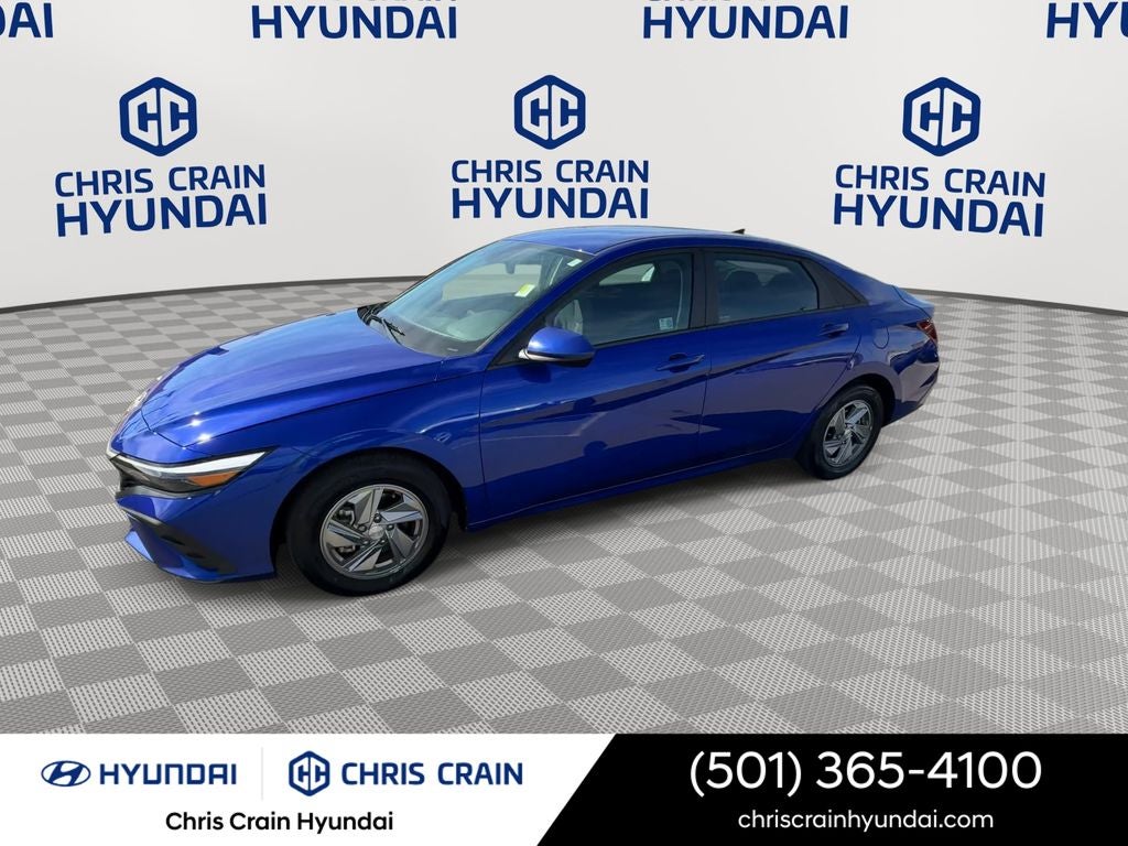 2024 Hyundai ELANTRA SE