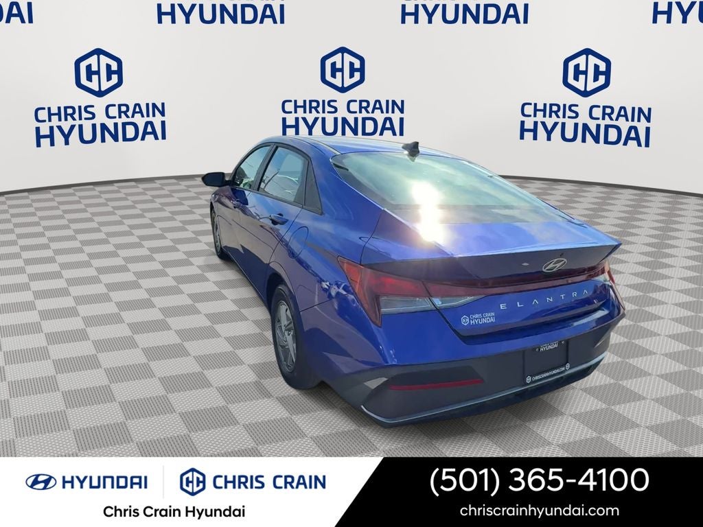 2024 Hyundai ELANTRA SE