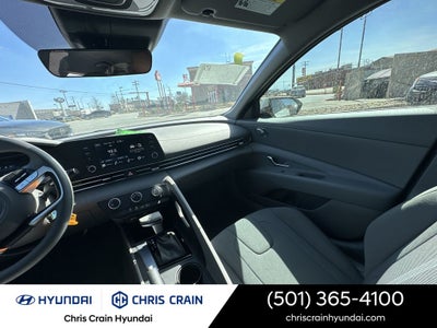 2025 Hyundai ELANTRA SE