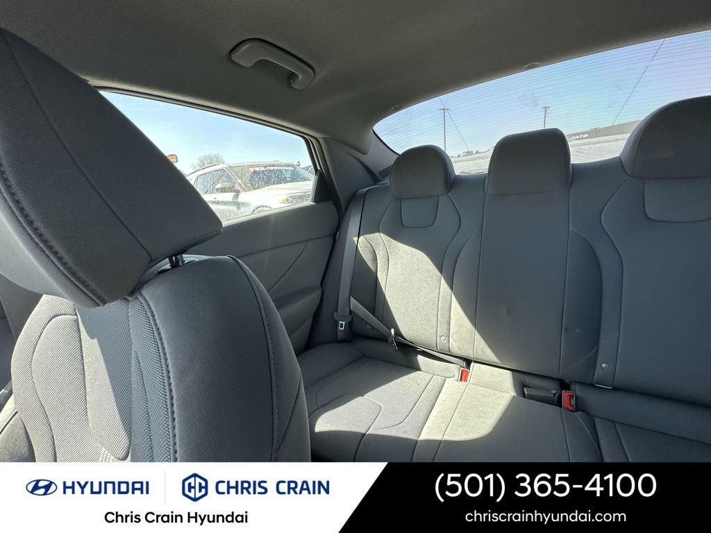 2025 Hyundai ELANTRA SE