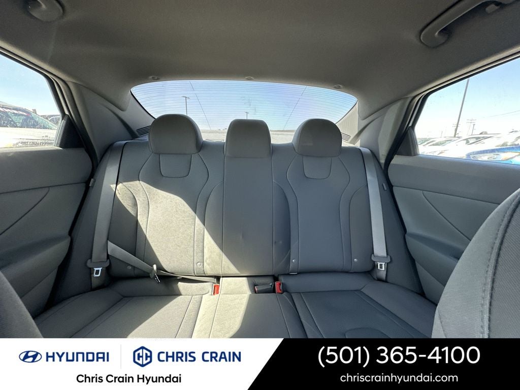 2025 Hyundai ELANTRA SE