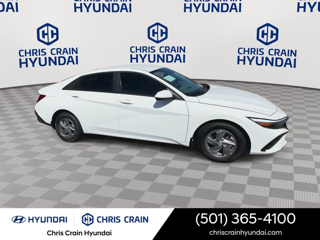 2025 Hyundai ELANTRA SE