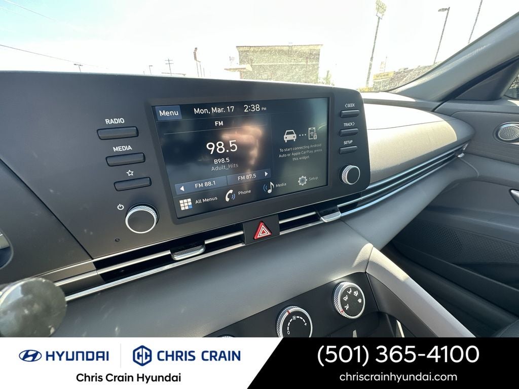 2025 Hyundai ELANTRA SE